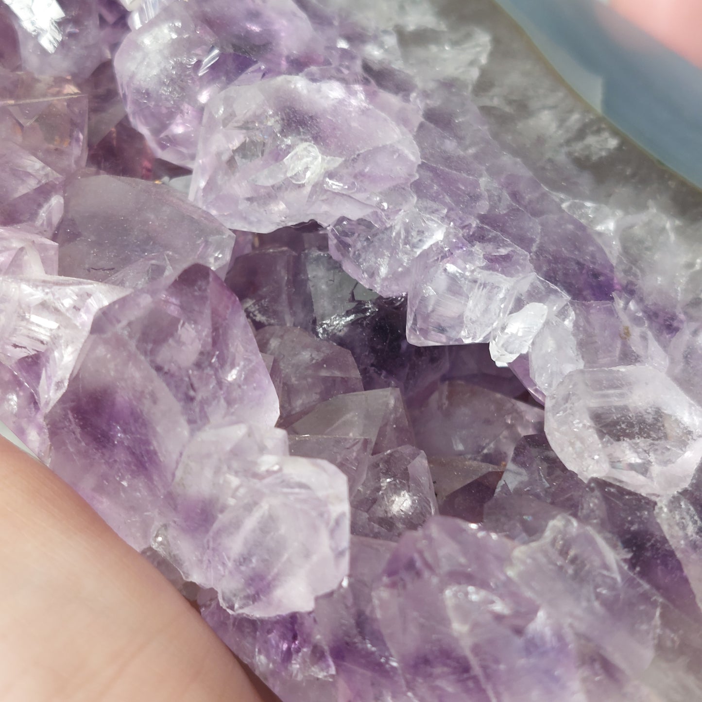 Achat Turm mit Amethyst Druse