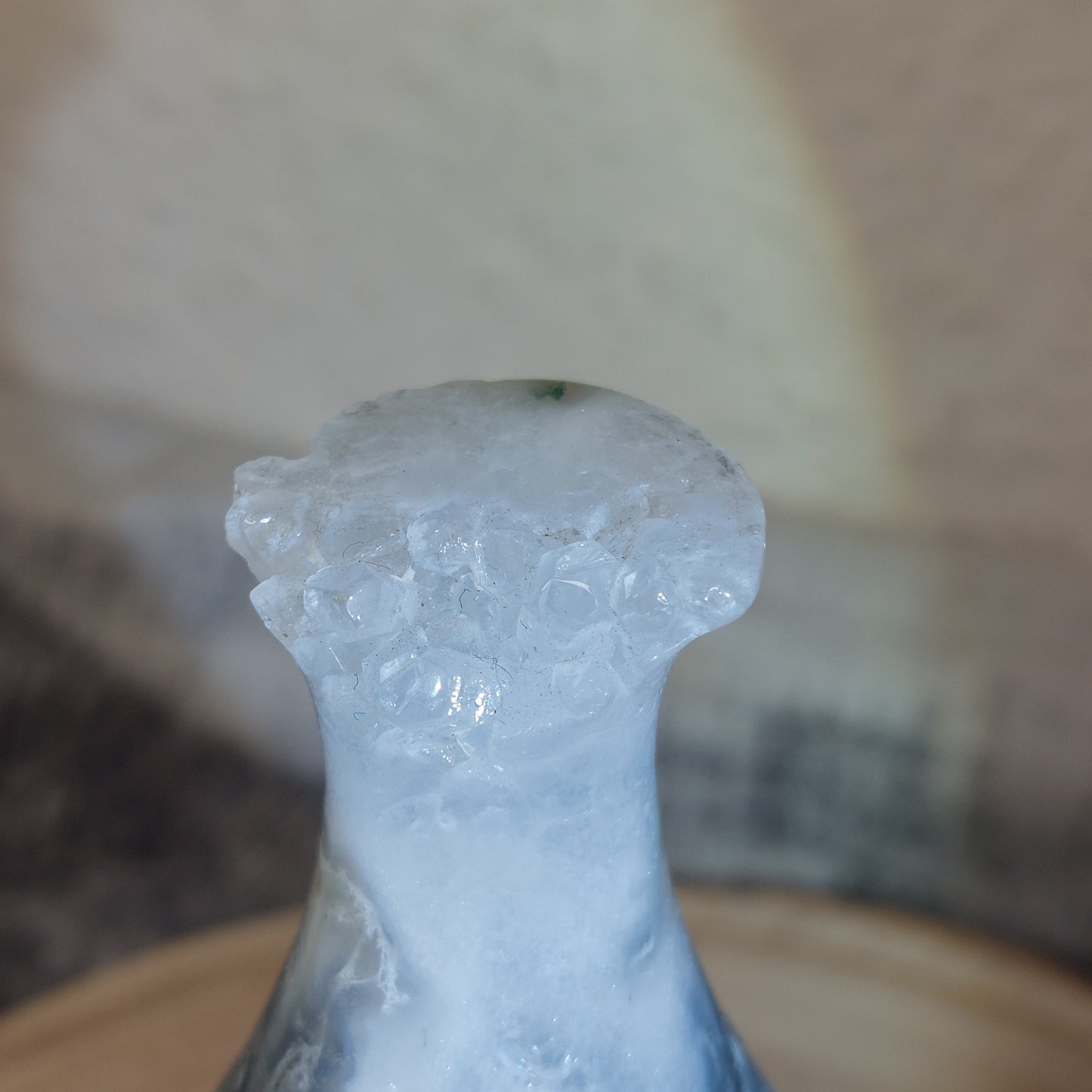 Moosachat Vasen Carving