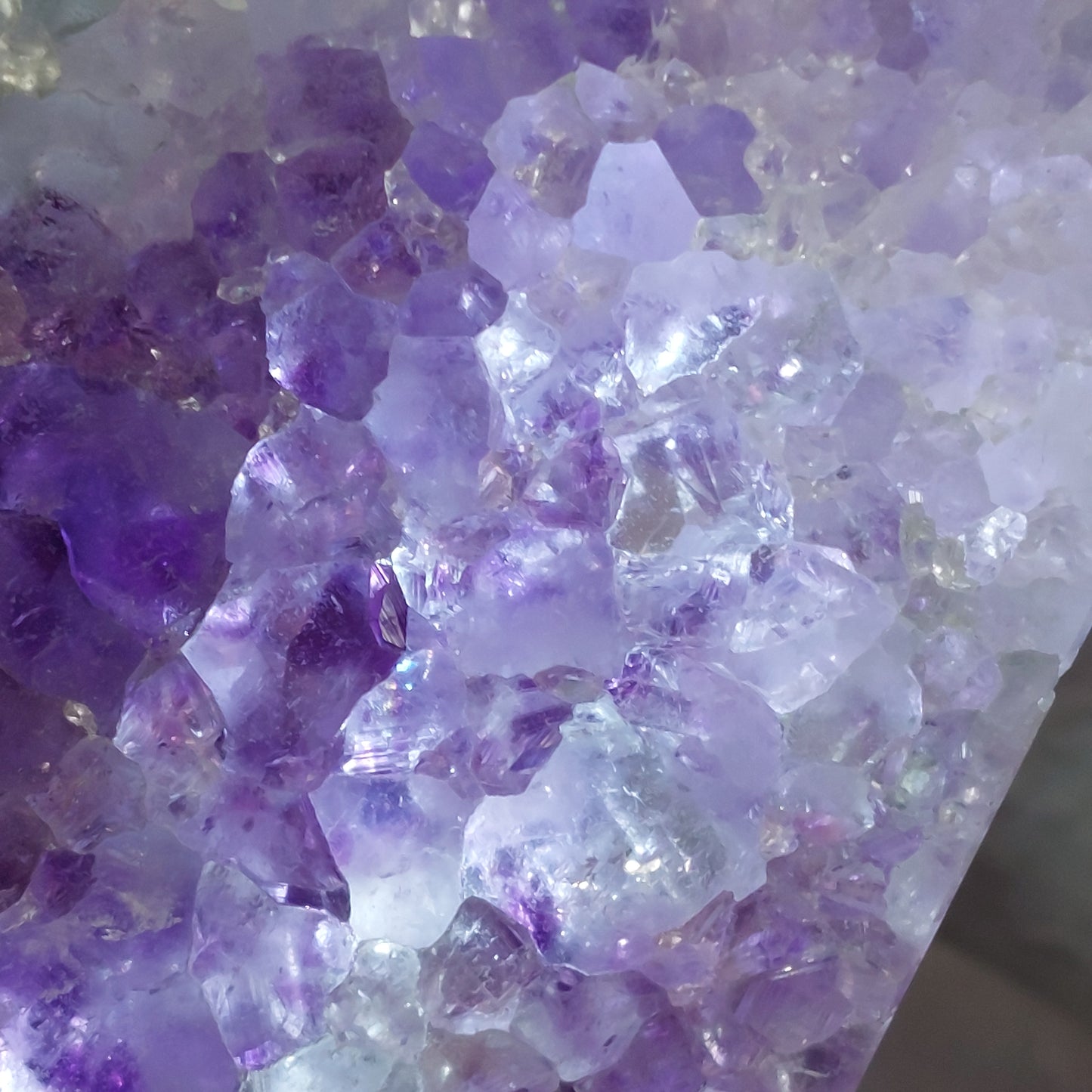 Achat Turm mit Amethyst Druse
