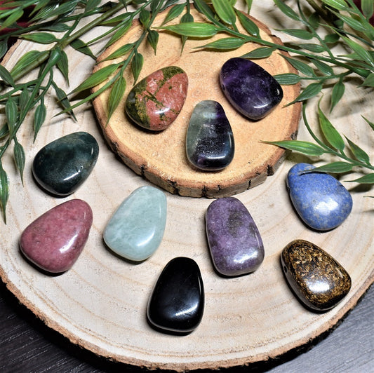 quer gebohrter Trommelstein (Anhänger)