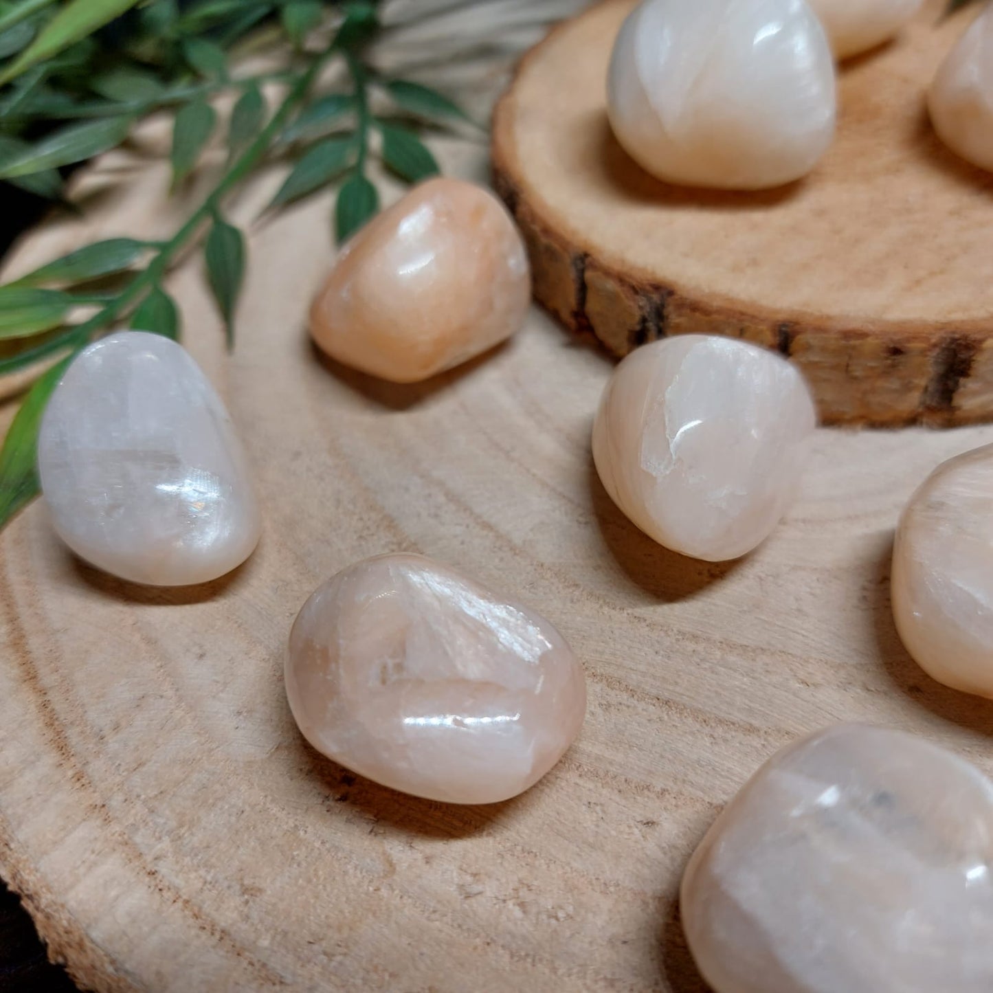 Stilbit (rosa) Trommelstein aus Indien