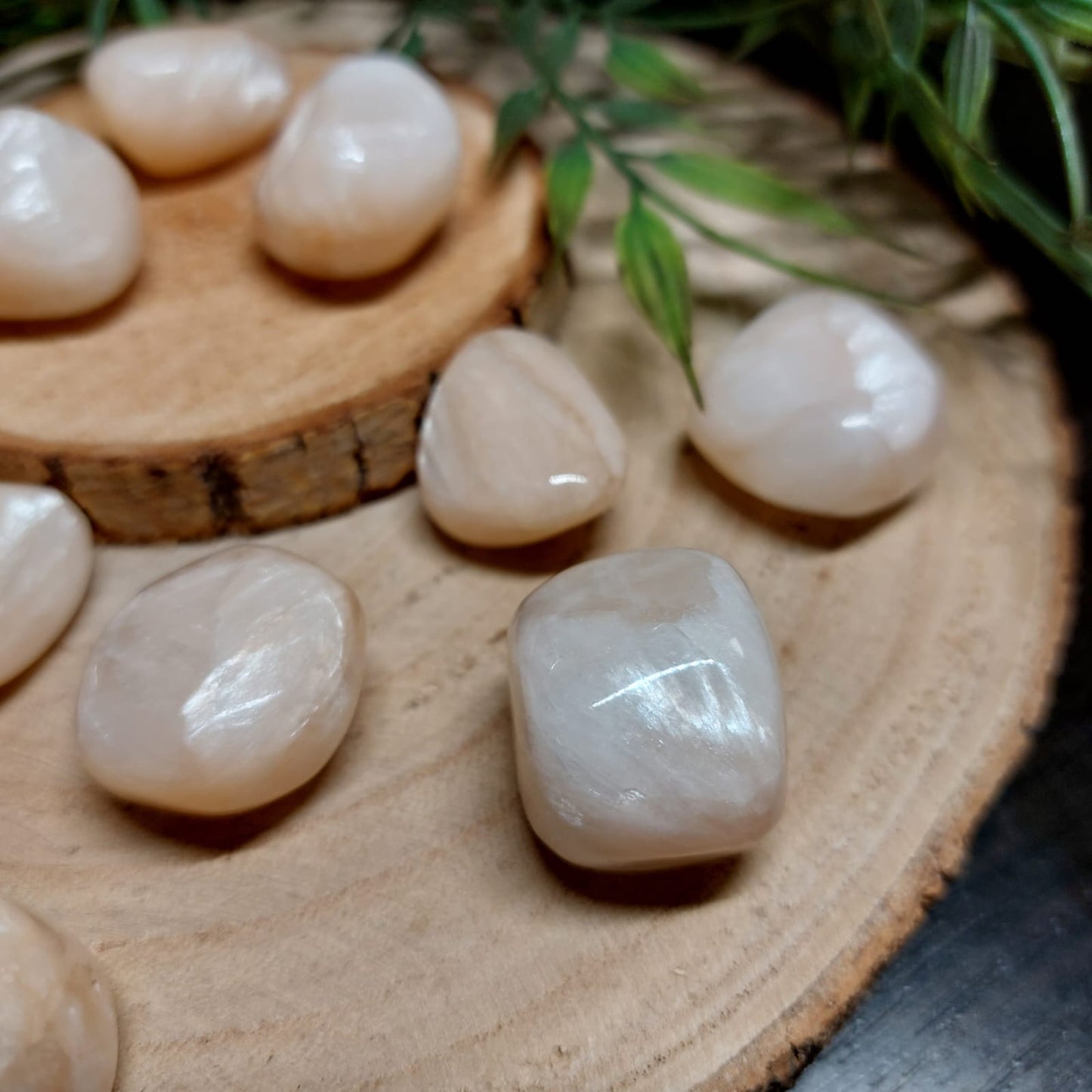 Stilbit (rosa) Trommelstein aus Indien