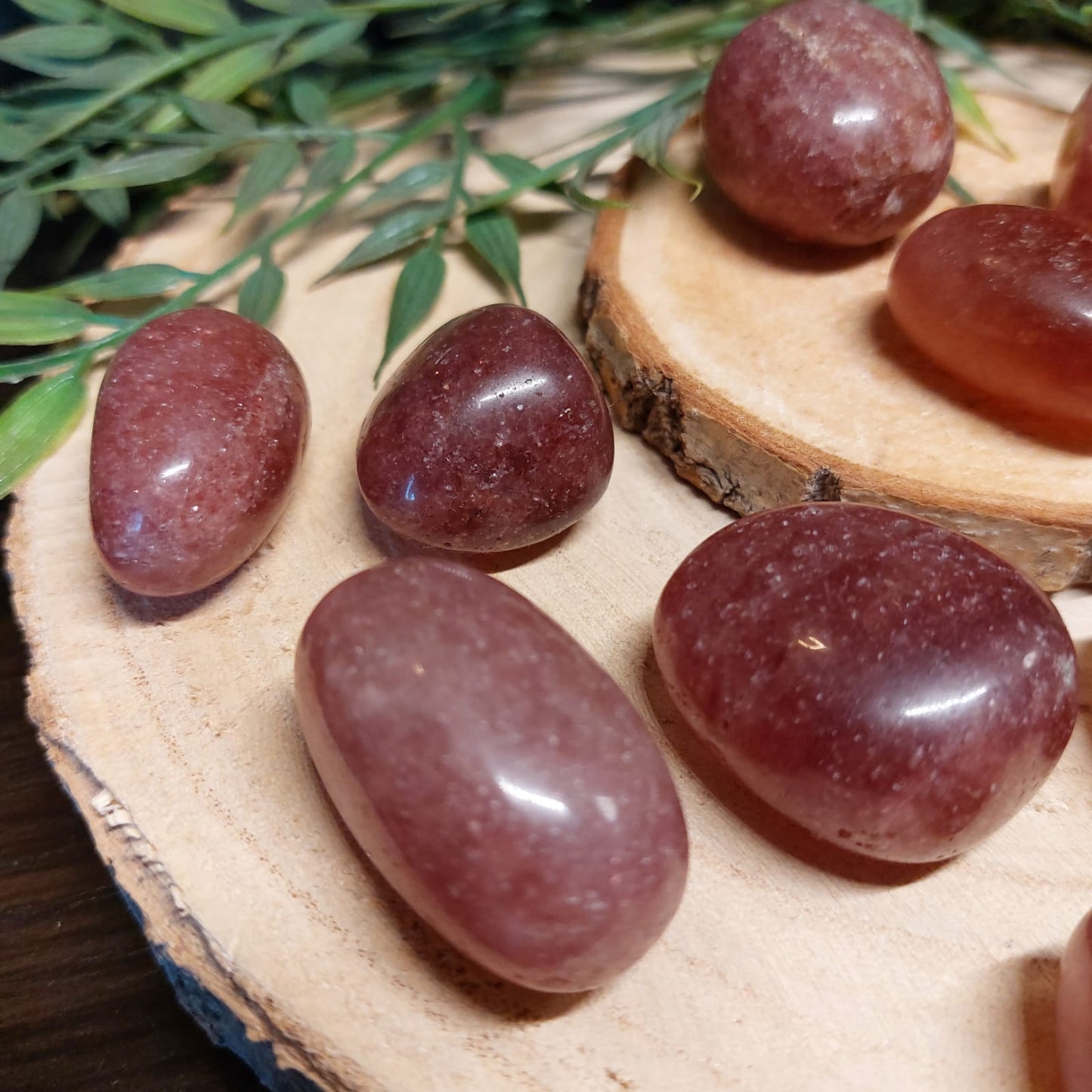 Erdbeerquarz Trommelstein