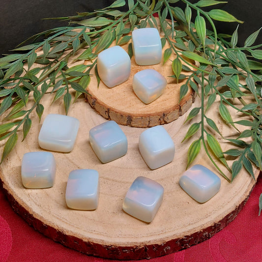 Opalith / Opalglas -Würfel